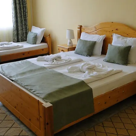 Отель Stemak 3*
